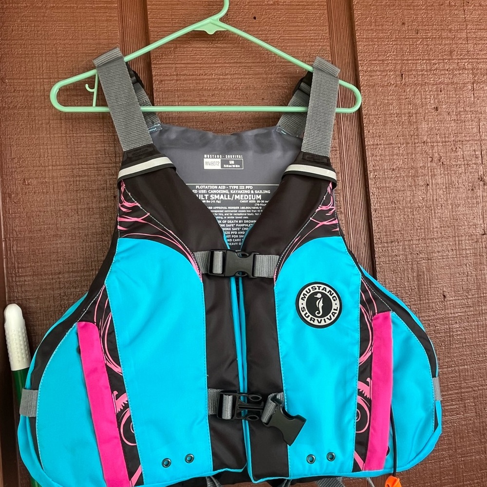 Adult Small/Medium Life Jacket - Blue and Pink